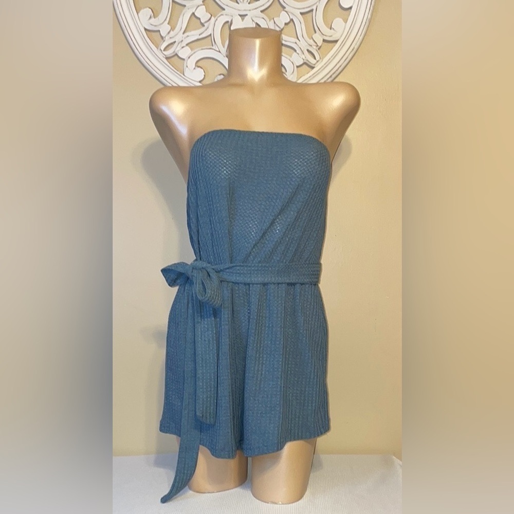 Shein women’s XL romper strapless tube waffle knit Strapless shorts Belt blue